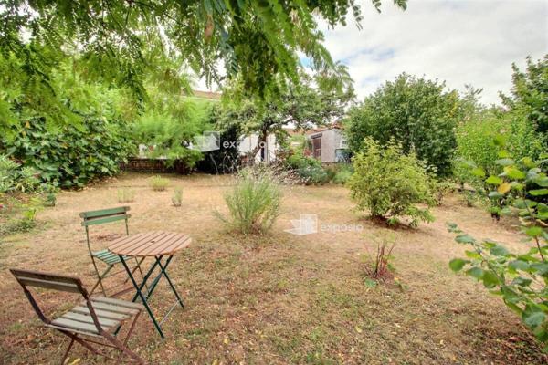 Maison La Creche 5 pièce(s) 742 m2