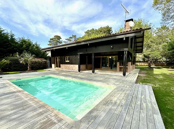 Cap Ferret, plage de Grand Piquey, superbe girolle rénovée, 190 m2, 5 chambres, piscine, sur beau terrain de 1112 m2