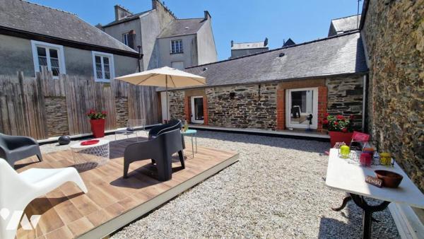 BEL APPARTEMENT DE 146 M² AVEC ANNEXE DE 43 M²- PATIO et TERRASSE