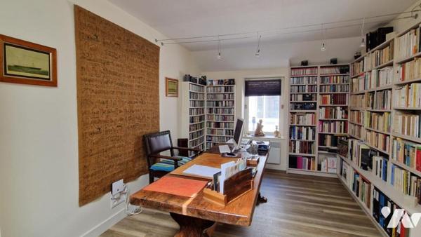 BEL APPARTEMENT DE 146 M² AVEC ANNEXE DE 43 M²- PATIO et TERRASSE
