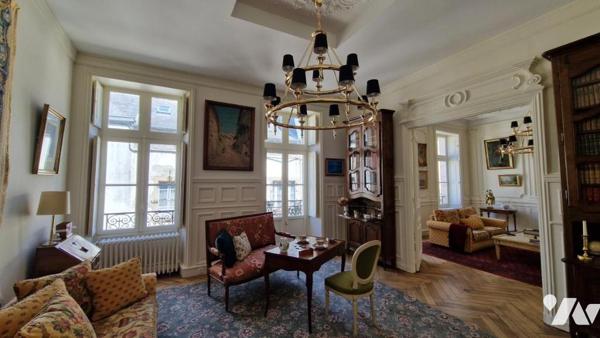 BEL APPARTEMENT DE 146 M² AVEC ANNEXE DE 43 M²- PATIO et TERRASSE