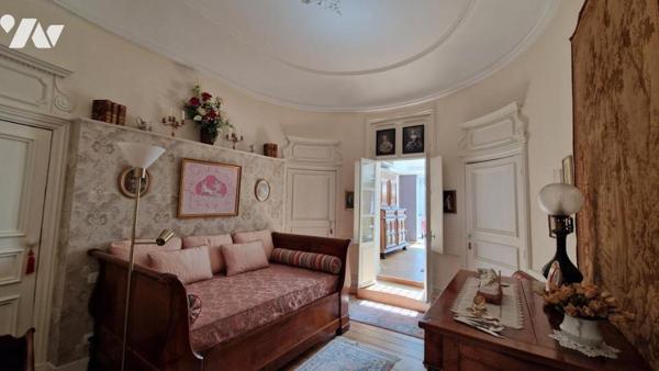 BEL APPARTEMENT DE 146 M² AVEC ANNEXE DE 43 M²- PATIO et TERRASSE