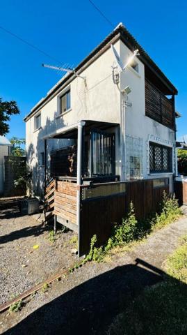 A La Riviere St Louis ensemble immobilier composé de 4 maisons F3