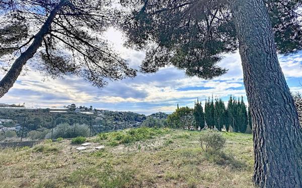 Maison à vendre    2 pièces •  Nice