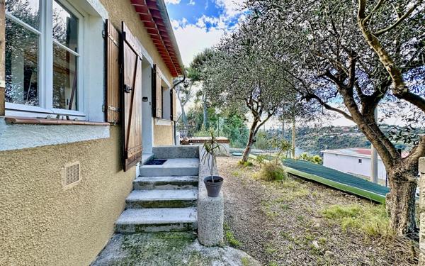 Maison à vendre    2 pièces •  Nice