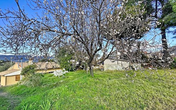 Maison à vendre    2 pièces •  Nice