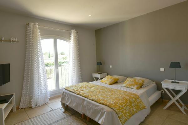 Maison à vendre 5 pièces FONTVIEILLE (13)