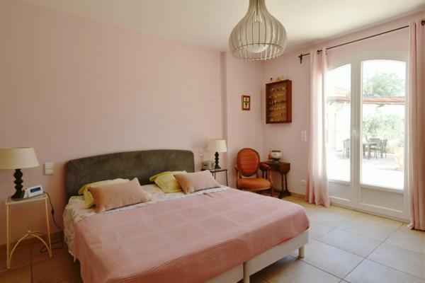 Maison à vendre 5 pièces FONTVIEILLE (13)
