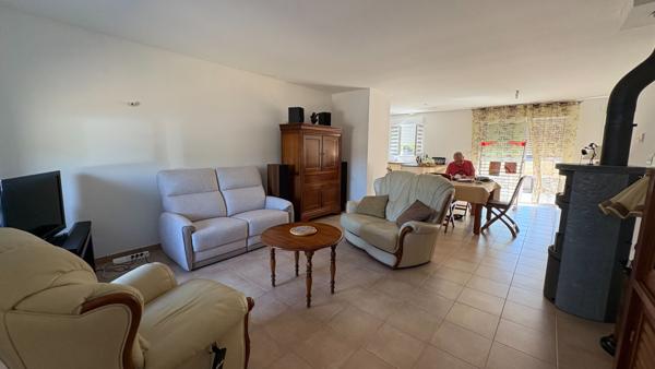 Maison récente 4 pièces à vendre au centre de Montjean sur Loire, secteur calme