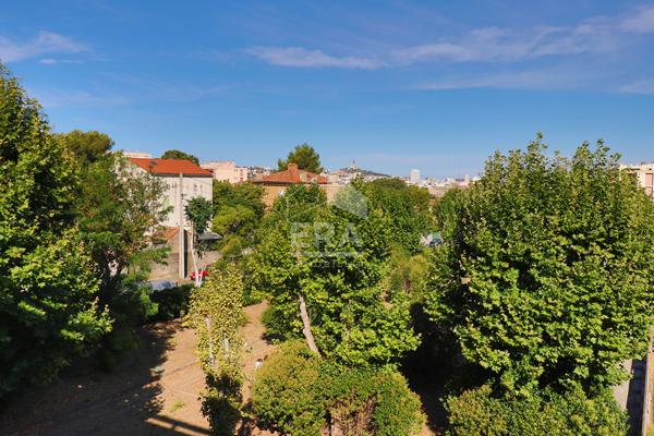 Appartement à vendre Marseille 3 pièces lumineux traversant calme loggia balcon sans travaux  stationenment facile