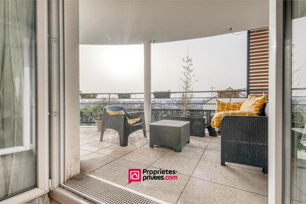 Très beau 4 pièces lumineux avec terrasse 22 m² et parking - Gare RER E à pied