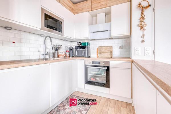 Très beau 4 pièces lumineux avec terrasse 22 m² et parking - Gare RER E à pied