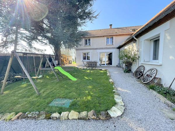 A VENDRE - Maison rénovée de 155 m² à 4 km de Chaumont En Vexin - 4 chambres - 800 m² de terrain