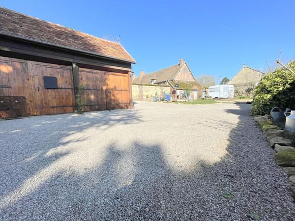 A VENDRE - Maison rénovée de 155 m² à 4 km de Chaumont En Vexin - 4 chambres - 800 m² de terrain