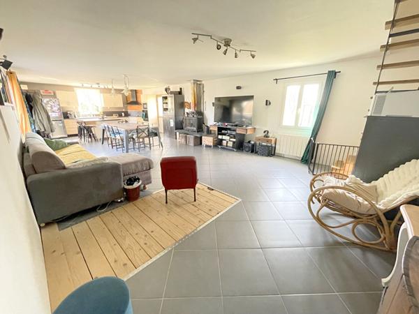 A VENDRE - Maison rénovée de 155 m² à 4 km de Chaumont En Vexin - 4 chambres - 800 m² de terrain