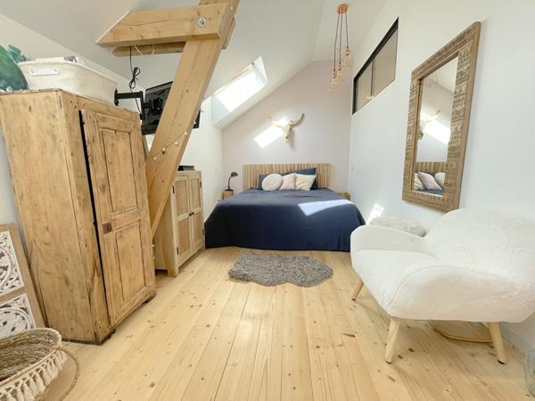 A VENDRE - Maison rénovée de 155 m² à 4 km de Chaumont En Vexin - 4 chambres - 800 m² de terrain