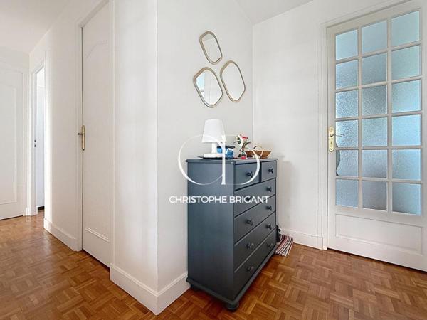 Appartement  4 pièce(s) 75 m² avec Balcon et box