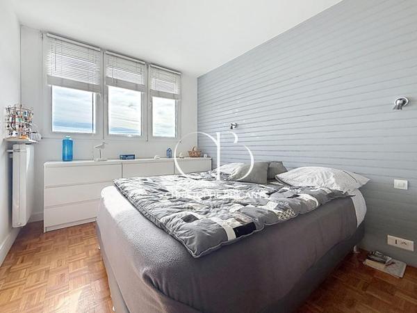 Appartement  4 pièce(s) 75 m² avec Balcon et box