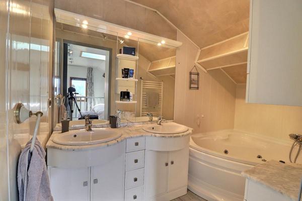 Appartement en duplex 3P 71.59 m²  et dépendances à MONTMELIAN (73800)