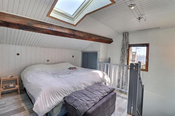 Appartement en duplex 3P 71.59 m²  et dépendances à MONTMELIAN (73800)