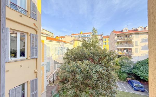 Appartement à vendre    3 pièces • 61,41 m2 Nice