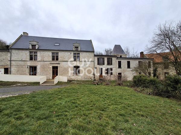 Ensemble immobilier exceptionnel sur 2,5 hectares