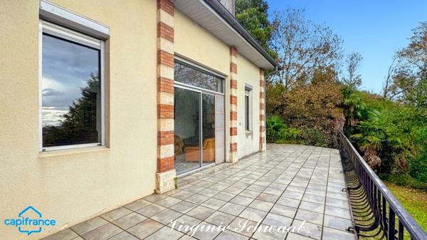 Dpt Landes (40), à vendre PEYREHORADE PROPRIETE DE 280 M2 SUR UN PARC DE 15 065 M2