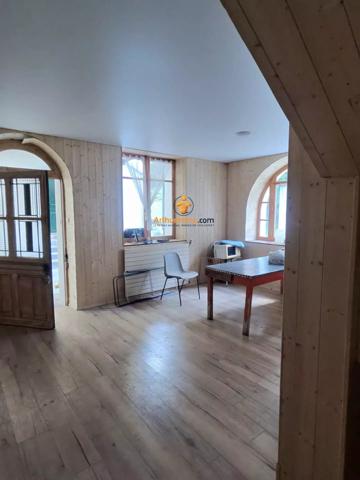 Vente                                                      Immeuble
                        
                     17 pièces                      213 m2                     à Lourdes