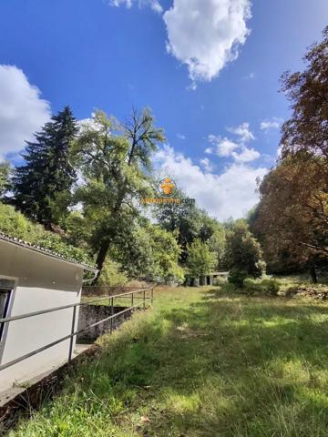 Vente                                                      Immeuble
                        
                     17 pièces                      213 m2                     à Lourdes