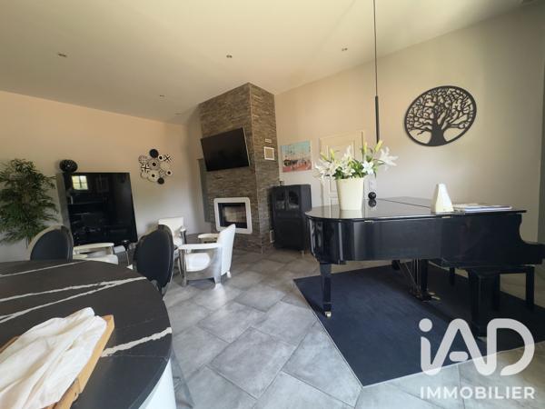 Maison à vendre 11 pièces 250 m² Vanzay