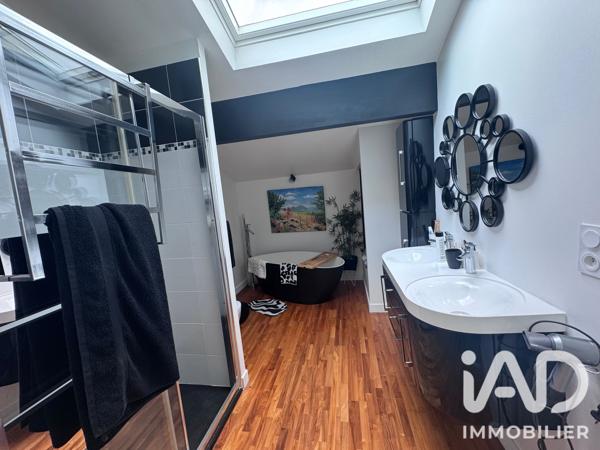 Maison à vendre 11 pièces 250 m² Vanzay
