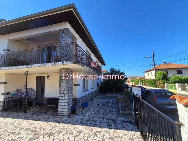 Immeuble à vendre 8 pièces de 244 m²