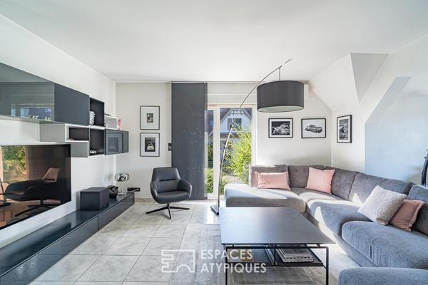Maison d’architecte avec piscine et jardin paysager
