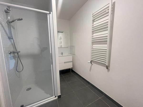 APPARTEMENT  à vendre à Saint Avé 2 pièces 49 m² parking en sous-sol et cave