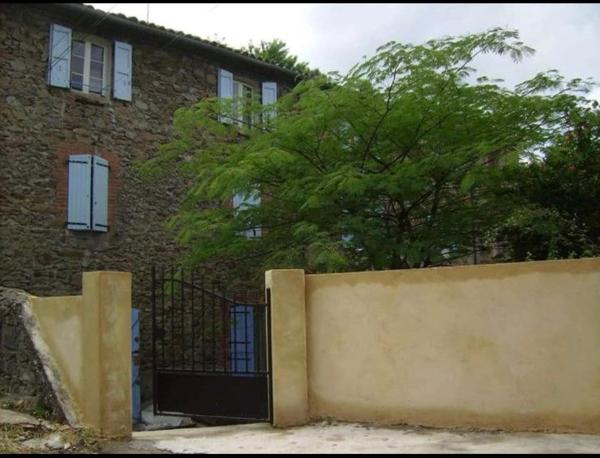 Spécial investisseur ! 2 appartements et un studio de rendement locatif.