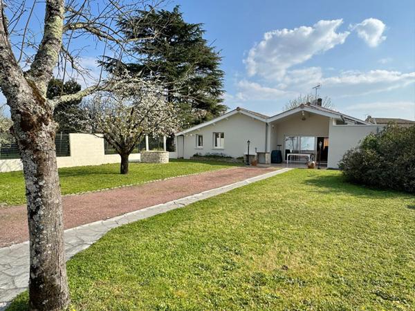 Maison Maison familiale à Blanquefort centre de plain pied ! 193.3 m²