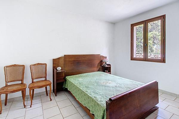 A VENDRE EN EXCLUSIVITÉ - Maison familiale 5 chambres avec piscine sur grand terrain aux Arcs-sur-Argens