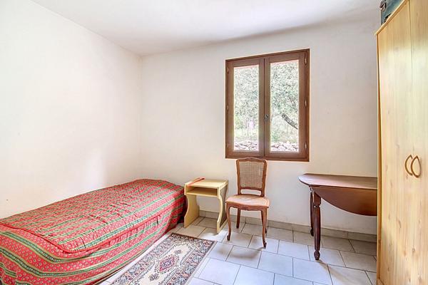 A VENDRE EN EXCLUSIVITÉ - Maison familiale 5 chambres avec piscine sur grand terrain aux Arcs-sur-Argens