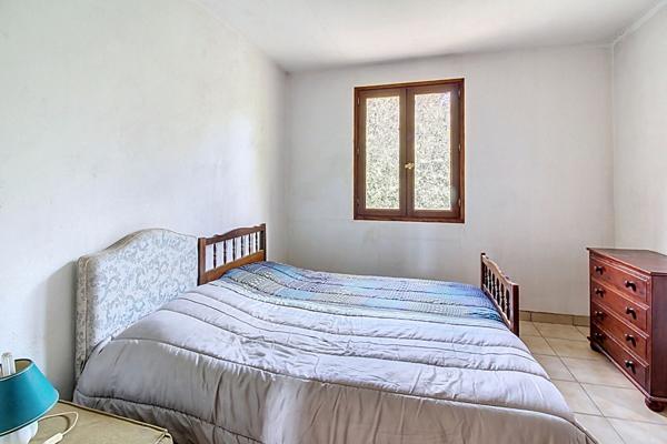 A VENDRE EN EXCLUSIVITÉ - Maison familiale 5 chambres avec piscine sur grand terrain aux Arcs-sur-Argens