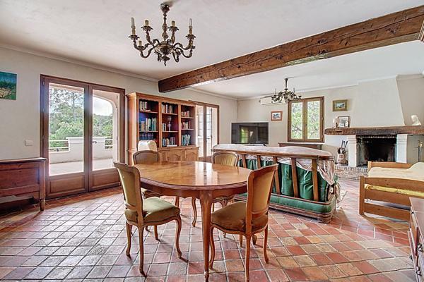 A VENDRE EN EXCLUSIVITÉ - Maison familiale 5 chambres avec piscine sur grand terrain aux Arcs-sur-Argens