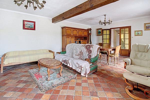 A VENDRE EN EXCLUSIVITÉ - Maison familiale 5 chambres avec piscine sur grand terrain aux Arcs-sur-Argens