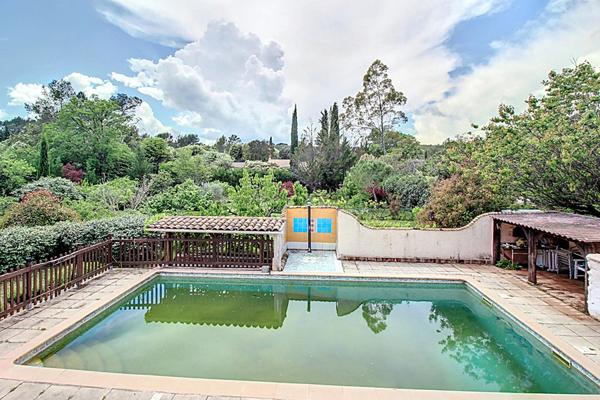 A VENDRE EN EXCLUSIVITÉ - Maison familiale 5 chambres avec piscine sur grand terrain aux Arcs-sur-Argens