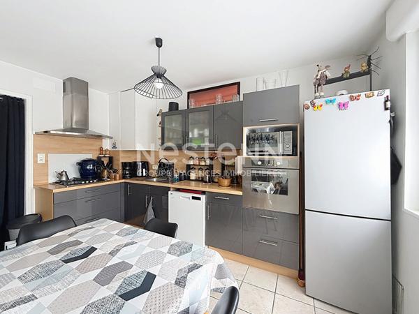 Appartement 2 pièces à vendre à La Rochelle - Bon état, proche commodités, moins d'un kilomètre de la mer.