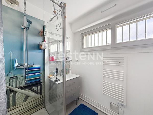 Appartement 2 pièces à vendre à La Rochelle - Bon état, proche commodités, moins d'un kilomètre de la mer.