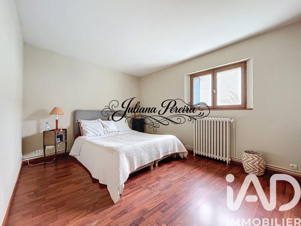 Maison à vendre 9 pièces 177 m² Mézières-sur-Seine