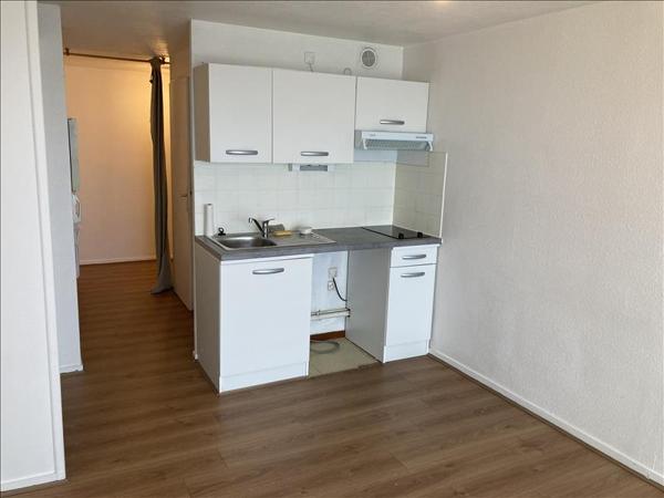 Appartement à louer 577 € CC ARCACHON 1 pièce 19 m² DPE C