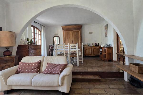 Maison de 247m² sur 5000m² constructible