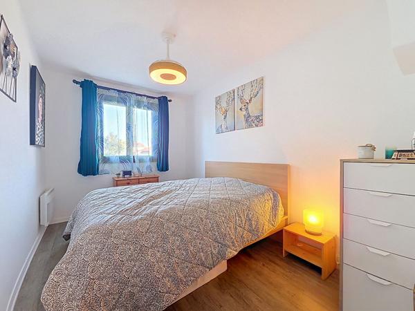 Maison lumineuse avec 3 chambres + bureau + mezzanine, terrasse et jardin piscinable à Castanet-Tolosan