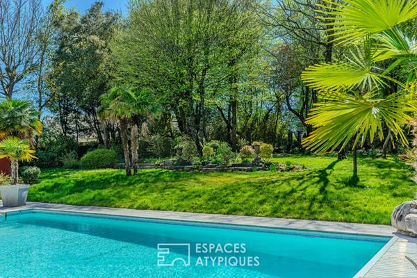 Villa d’architecte audacieuse proche du bourg