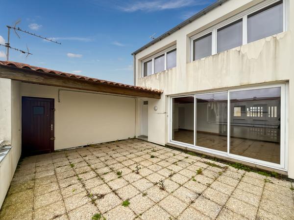 Appartement de caractère avec double espace de vie et combles exploitables ? Hyper centre de Challans